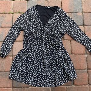 H&M Black and White Daisy Print Dress